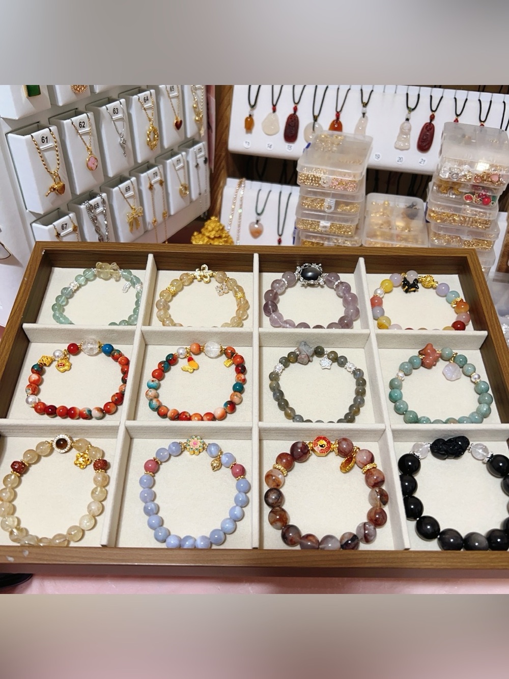 （05-28）Handmade bracelets for live show